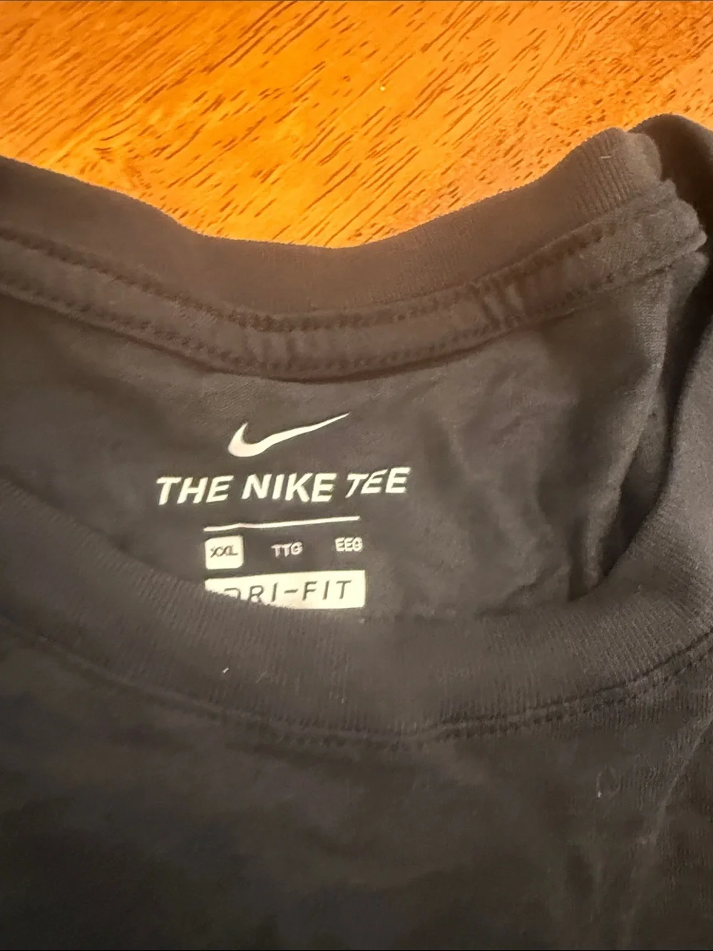 Nike Men’s Black Long-Sleeve Tee with Yellow Chest Graphic xxl